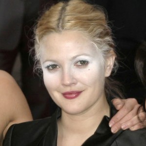 Celebrity-Hair-Makeup-Mistakes-How-Avoid-Them-2011-06-28-030455-300x300.jpg