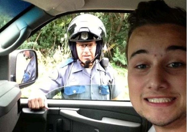selfie-policia.jpg