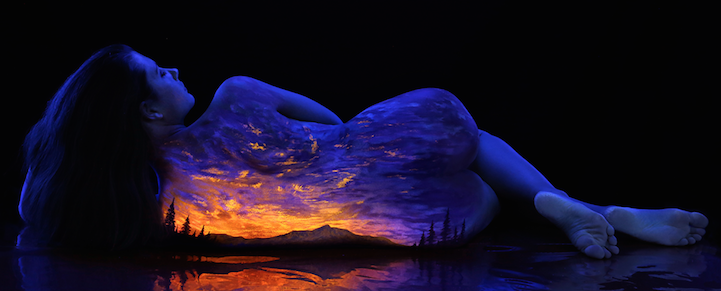 enchanting-fluorescent-body-paintings-spectacular-nature-scenes-2.png
