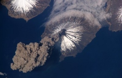 Día de la Tierra Volcán Cleveland en Alaska