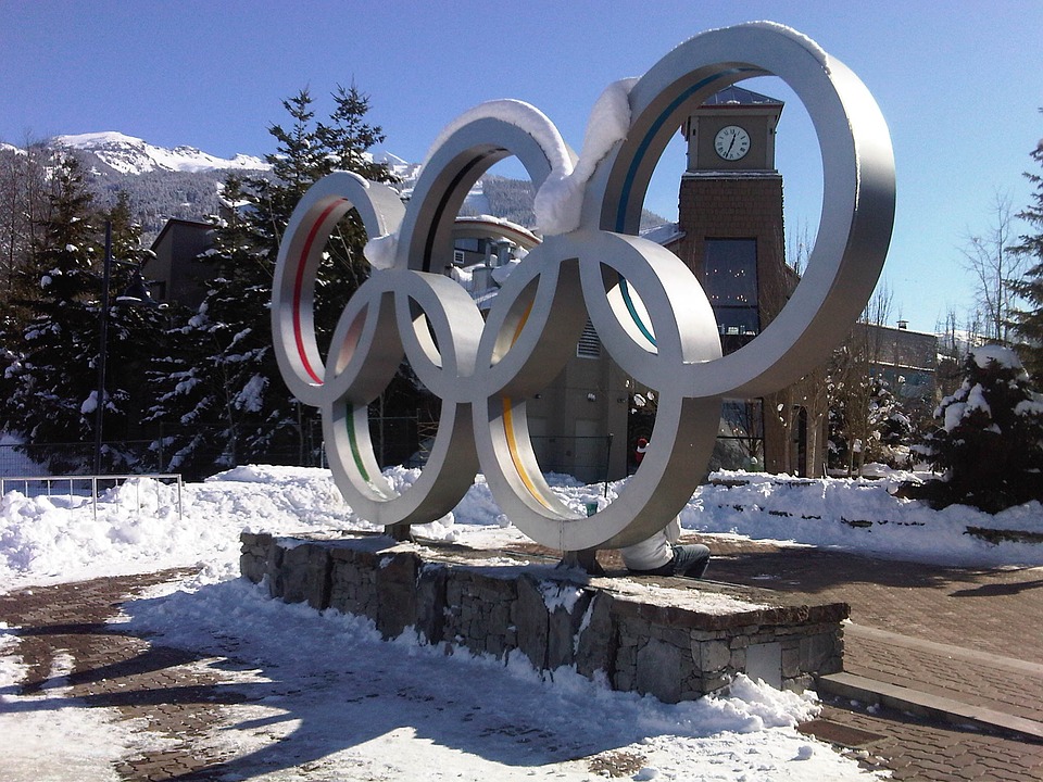 anillos-estatua-de-los-juegos-olimpicos