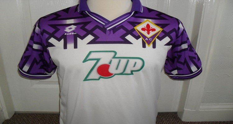El polemico uniforme utilizado por la Fiorentina